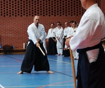 Szeretettel várunk minden shinkendokát Szerszárdon január 29-én szombaton délelőtt 11 órakor a Zrínyi utcai általános iskolában (Garay János Általános Iskola, Zrinyi utca 78.), ahol Lajos Roland sensei tart szemináriumot. A […]